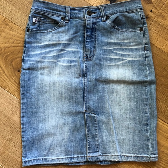 Plugg Denim skirt - Picture 1 of 3